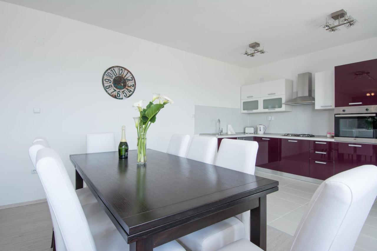 Lux Apartman S Pogledom Na More Трогир Экстерьер фото