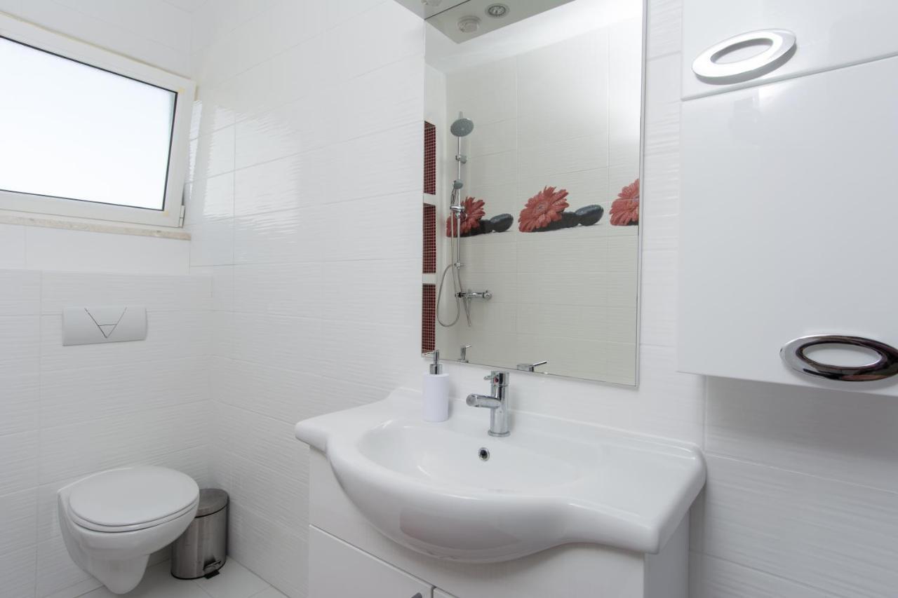 Lux Apartman S Pogledom Na More Трогир Экстерьер фото