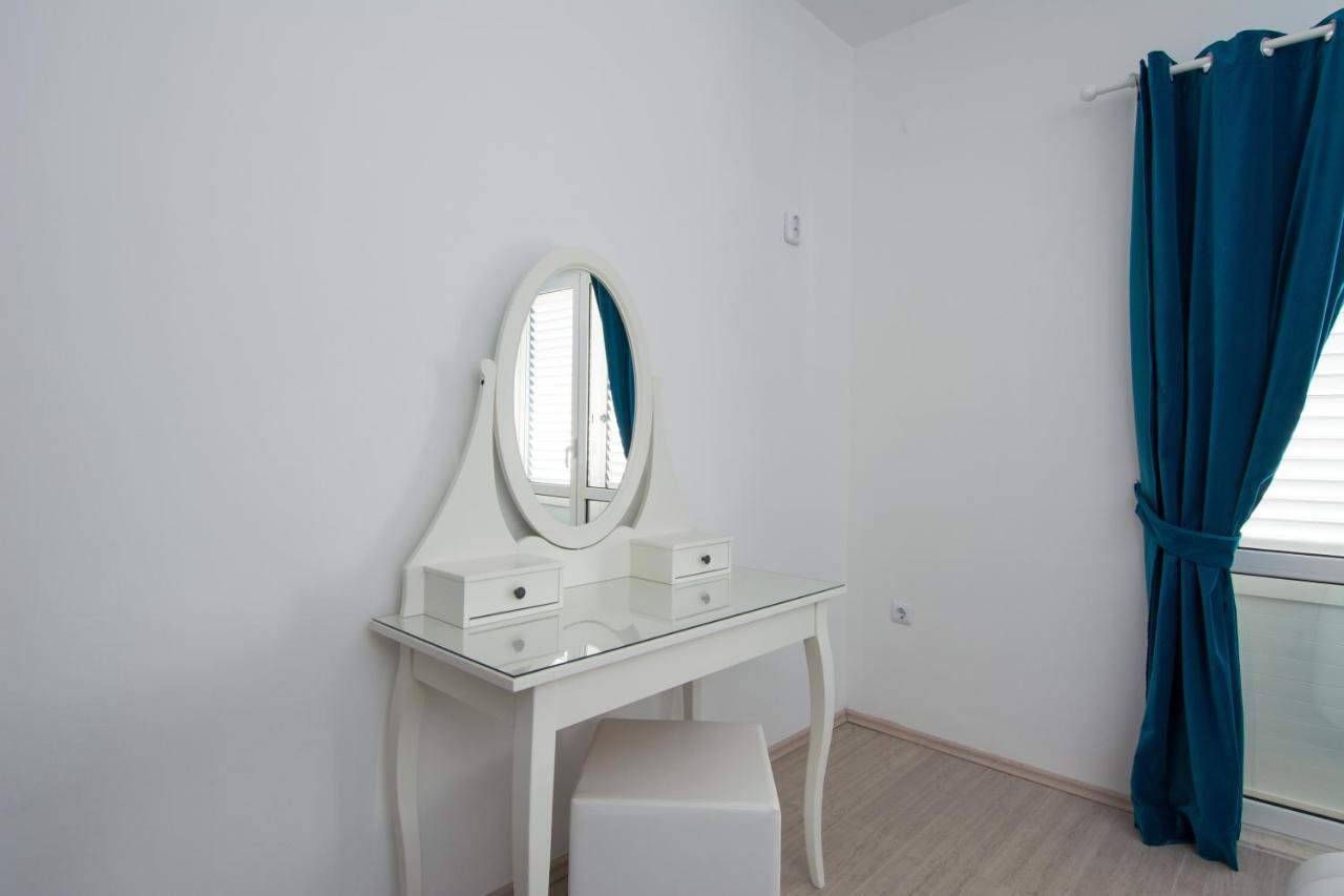 Lux Apartman S Pogledom Na More Трогир Экстерьер фото